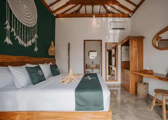 Hotel Ehoa Nyanyi Boutique - In Front Of Entrance To Nuanu Tanah Lot
