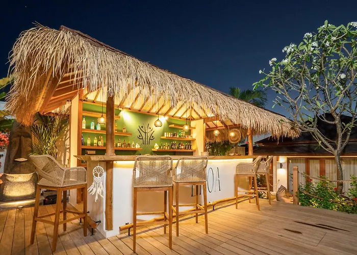 Ehoa Nyanyi Boutique - In Front Of Entrance To Nuanu 4* Tanah Lot
