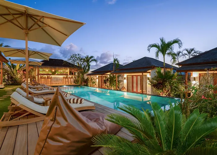 Ehoa Nyanyi Boutique - In Front Of Entrance To Nuanu 4* Tanah Lot